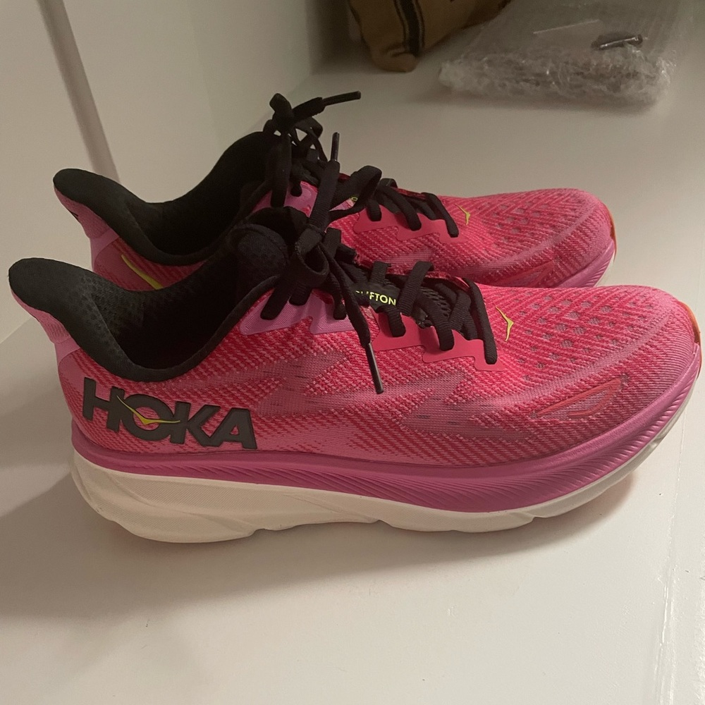 Hoka Clifton 9 Women’s Running Shoes - Size 9.5